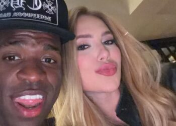 Virginia exibe presente inusitado de Vini Jr. após jogo da seleção