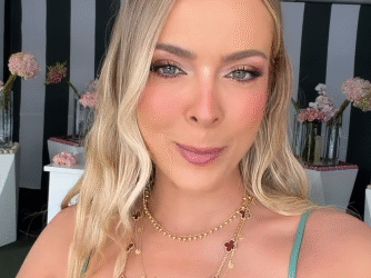 Clima de respeito: Cocielo prestigia aniversário de Tata Estaniecki após separação