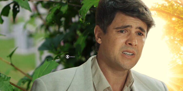 Candinho luta pela vida após atentado em “Êta Mundo Melhor!”