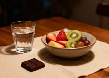 Por que a vontade de comer doce aumenta à noite?