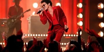 Bruno Mars anuncia novo álbum solo após quase uma década