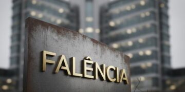 Editora Três Declara Falência Durante Governo Tarcísio em SP