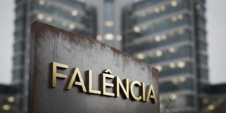 Editora Três Declara Falência Durante Governo Tarcísio em SP