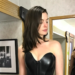 Anne Hathaway Surpreende Fãs com Foto de Vestido de Látex de 2016