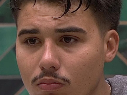 Polícia do Paraná Enfrenta Dificuldades para Intimar Ex-BBB Pedro por Importunação Sexual