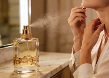 Perfumes e Emoções: Como Aromas Influenciam Memória e Desejo