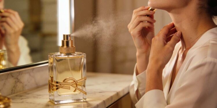 Perfumes e Emoções: Como Aromas Influenciam Memória e Desejo