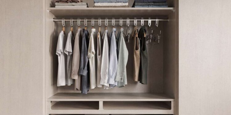 Como Usar Lacres de Latinha para Maximizar o Espaço do Guarda-Roupa