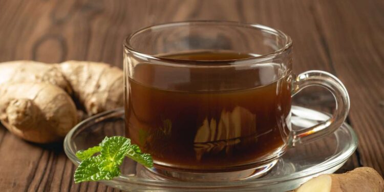 Chá de Gengibre: Especialista Revela Benefícios para o Fígado Após Consumo de Álcool