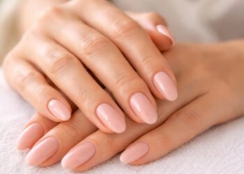 Vitamina A: O Segredo para Unhas Fortes e Inquebráveis