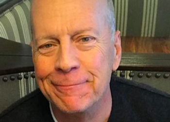 Visitas das Filhas Fazem Bruce Willis Sorrir Durante Luta Contra Demência