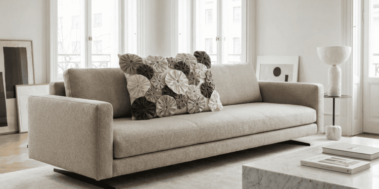 Fuxico Moderno: A Técnica que Transforma Retalhos em Almofadas de Luxo