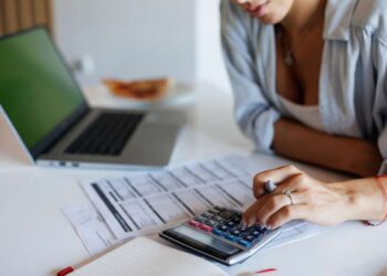 Como Pequenos Gastos Mensais Podem Drenar Suas Finanças