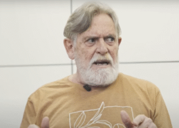 José de Abreu critica Globo por interesse em novelas turcas