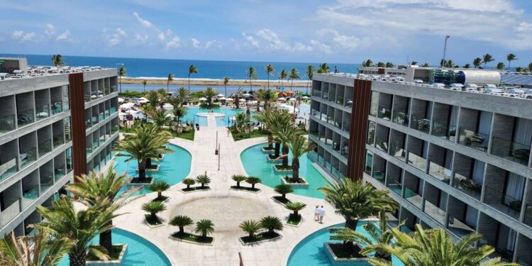 Resort Porto2Life em Muro Alto é o Maior do Brasil ‘Pé na Areia’