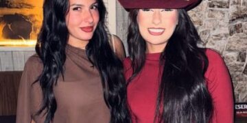 Sósia de Ana Castela comemora aniversário com presença da cantora e semelhança impressiona