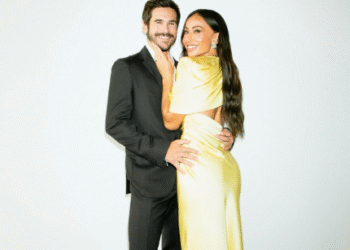 Sabrina Sato Recebe Flores e Declaração de Amor de Nicolas Prattes por Aniversário de 2 Anos