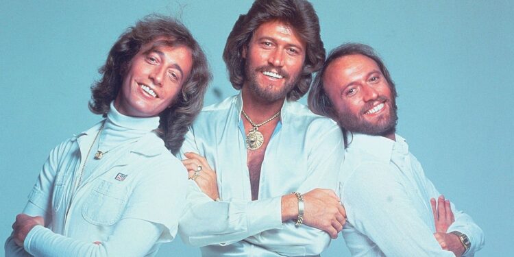 Lulu revela filho secreto de Maurice Gibb durante casamento com Bee Gees
