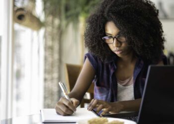 Fundo Baobá Lança Programa de Bolsas para Alunos Negros em STEM no Exterior