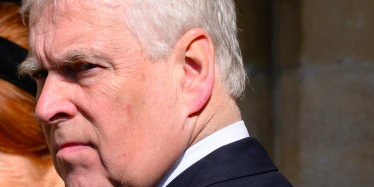 Ex-Príncipe Andrew Pode Ser Novamente Despejado Após Troca de Residência