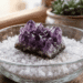 Como Usar Sal Grosso para Preservar o Brilho da Ametista