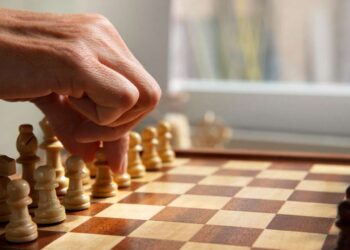 Benefícios Cognitivos e Sociais do Xadrez para Todas as Idades