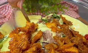 Receita de Salada com Macarrão Crocante que Viralizou nas Redes