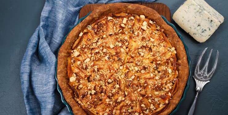 Receita de Torta de Cebola Caramelizada com Base de Batata Conquista as Redes