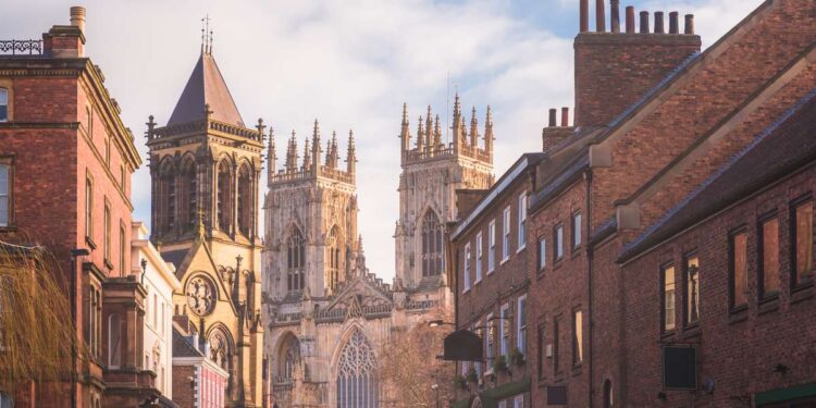 Cidades de ‘Bridgerton’: Quanto Custa Conhecer os Cenários da Série