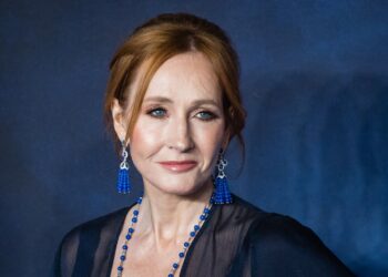 Ator de Dumbledore Considerou Abandonar Série de ‘Harry Potter’ por Questões com J.K. Rowling