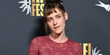 Kristen Stewart Sugere Boicote a Hambúrgueres como Apoio a Imigrantes nos EUA