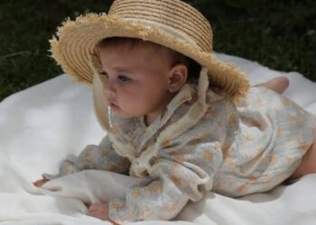 Amanda Kimberlly Encanta ao Registrar Crescimento da Filha com Neymar