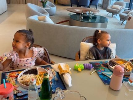 Neymar Compartilha ‘Almoço de Princesas’ com Filhas Mavie e Helena