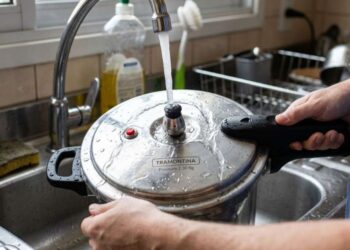 Como Destravar uma Panela de Pressão em 30 Segundos com Truque Simples